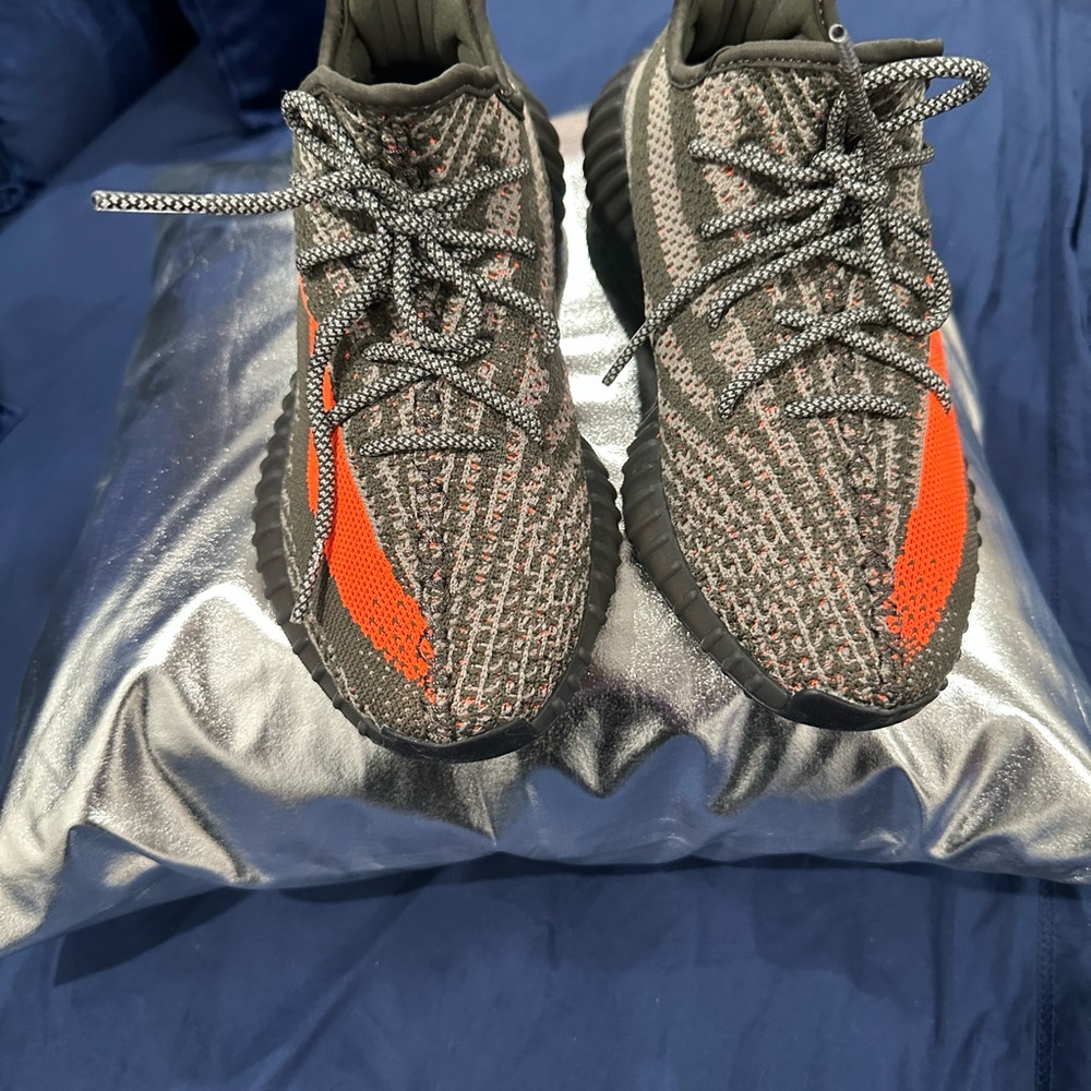 Yeezy Boost 350 V2 Carbon Beluga-US size 7M
